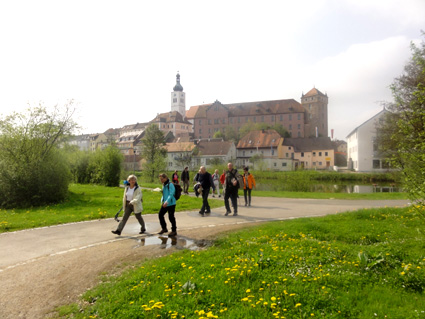 Über den Freizeitpark geht es zum Sonnenschein