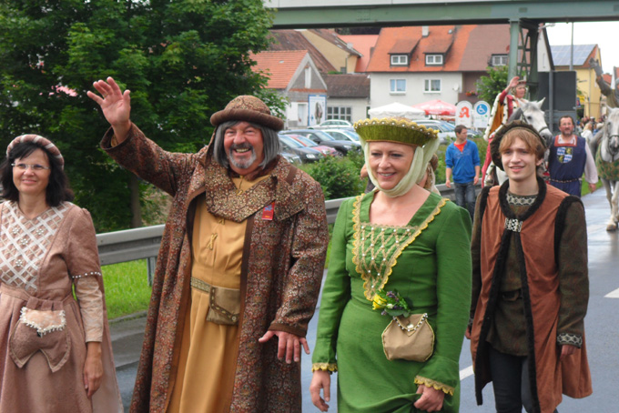 Unser Snger Peter Kindler als ehemaliger Pfalzgraf war natrlich beim Festspielverein dabei