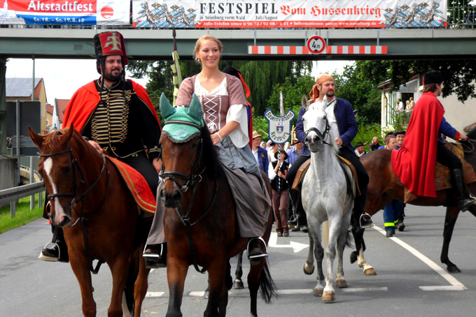 Auch die Waldmncher schickten Ihren Trenck mit seiner Katharina Schwab nach Neunburg